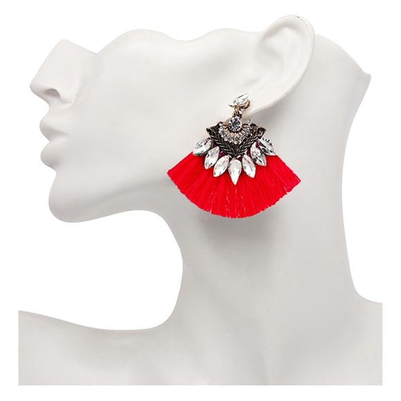 Amazing Red Boho Tassel Earrings NWT - Picture 4 of 4